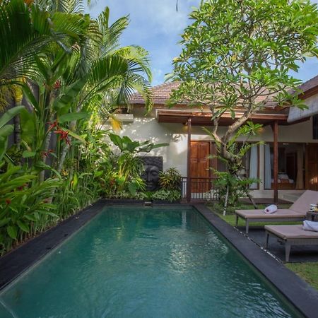 Sandi Agung Villa - CHSE Certified Seminyak Esterno foto