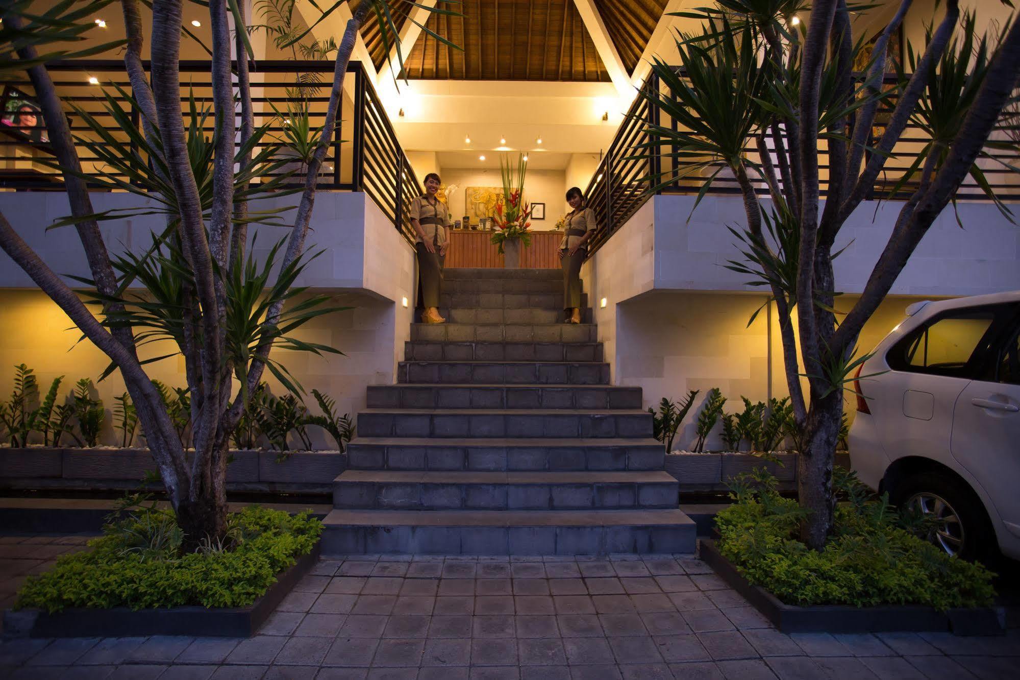 Sandi Agung Villa - CHSE Certified Seminyak Esterno foto