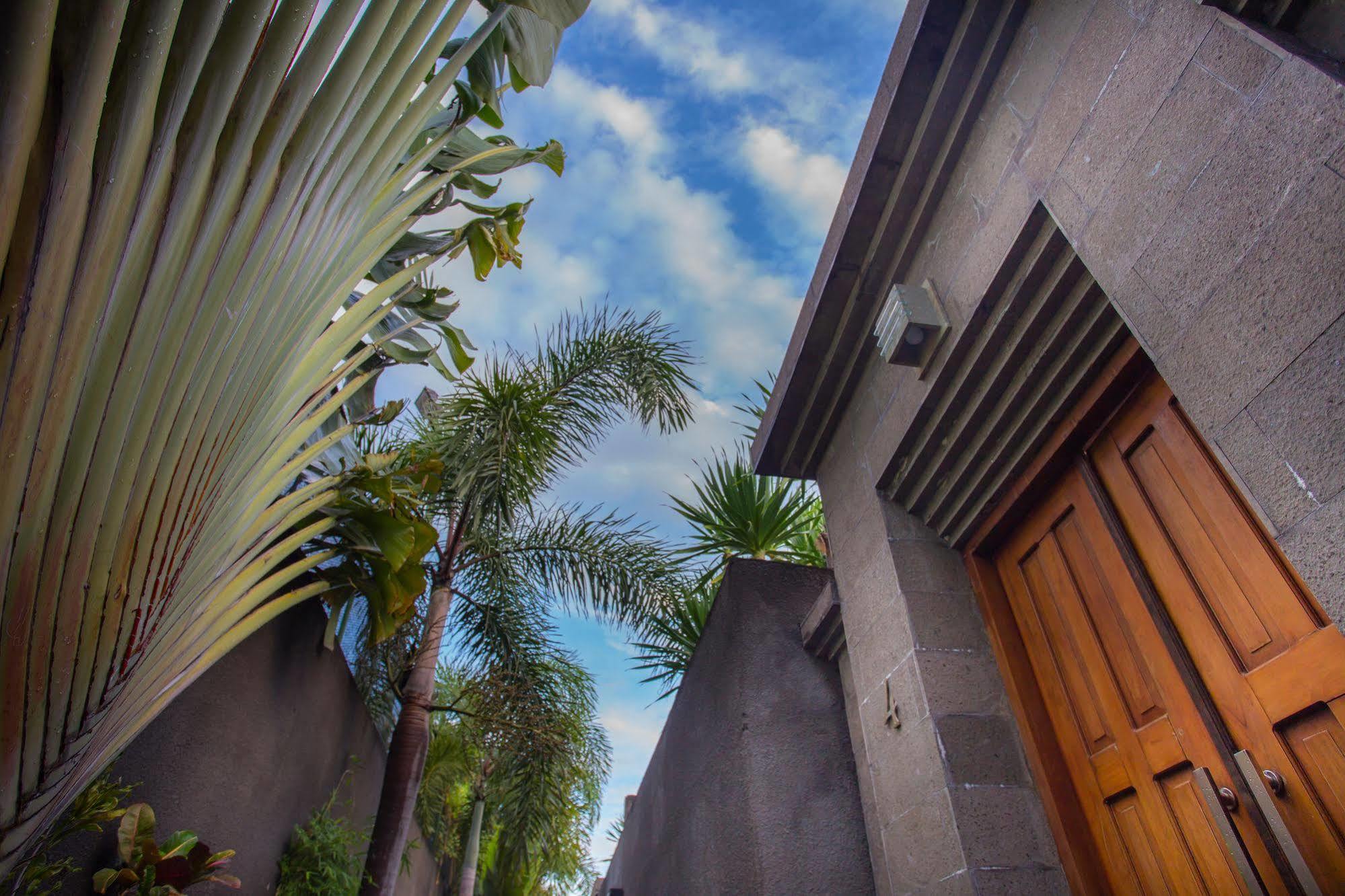Sandi Agung Villa - CHSE Certified Seminyak Esterno foto