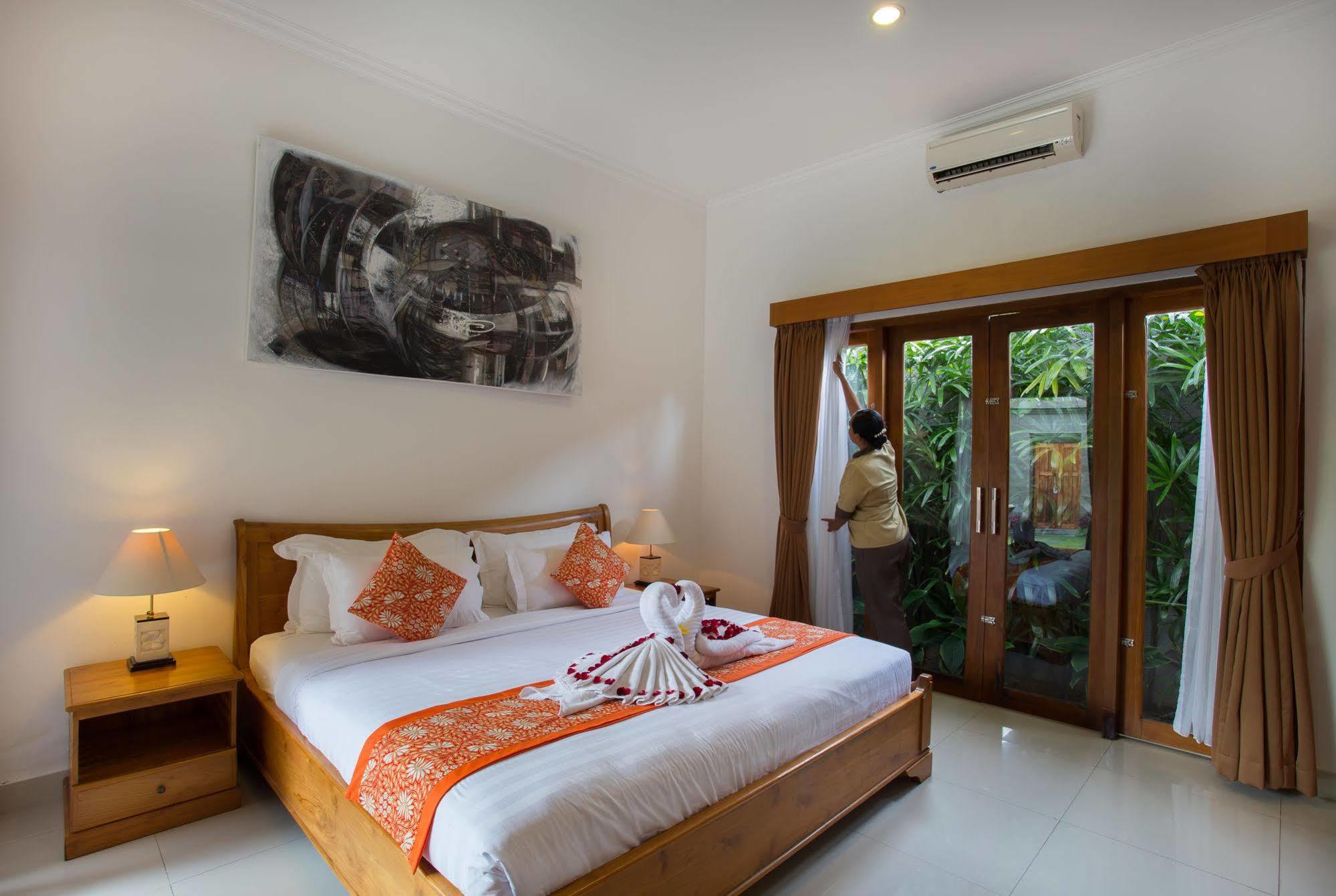 Sandi Agung Villa - CHSE Certified Seminyak Esterno foto